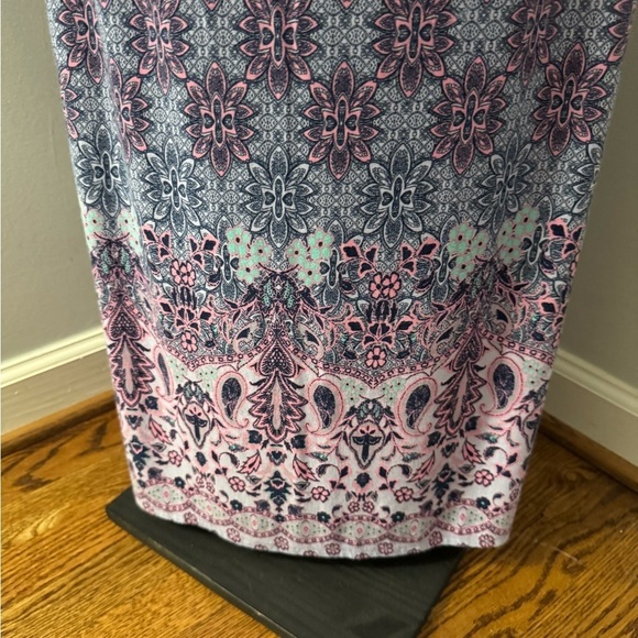 Loveappella Lauryn Maxi dress blues/pinks open keyhole type back stretch NWOT MP - Picture 3 of 11